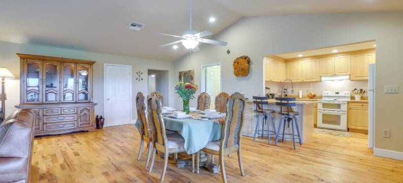 塞布林12小时中心带有兰艾：位于伊斯托克波加湖！(Sebring 12H Hub with Lanai on Lake Istokpoga!)图片