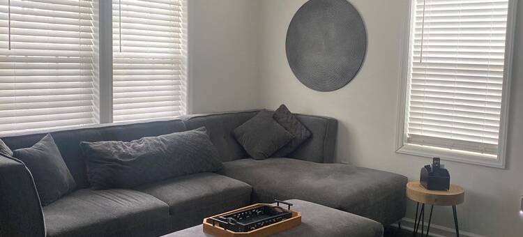 3-bedroom 3 bathroom house with full kitchen in charming Pembroke with AC, WiFi.图片