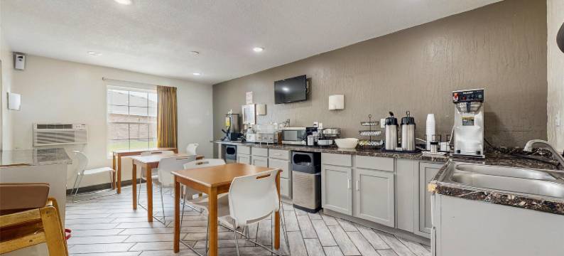 红狮酒店及套房奥拉西堪萨斯城(Red Lion Inn & Suites Olathe Kansas City)图片
