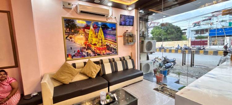 位于扬基纳加尔的15卧室公寓-12平方米|带1个独立浴室(FabHotel Chandra Dreams - 600m from Banaras Railway Station)图片