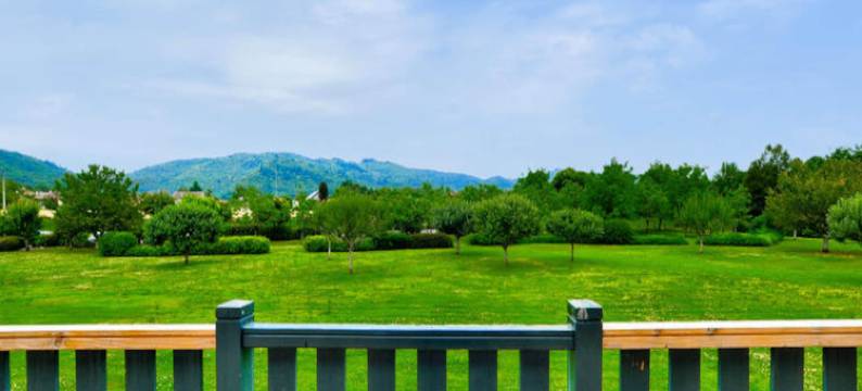 Duplex in Argentat with Heated Pool图片