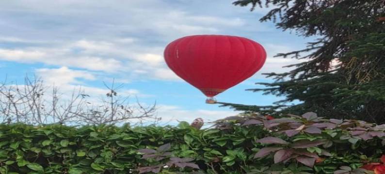 Cottage in Vézac near Forest and Lake图片