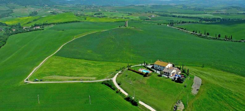 Authentic pool house图片