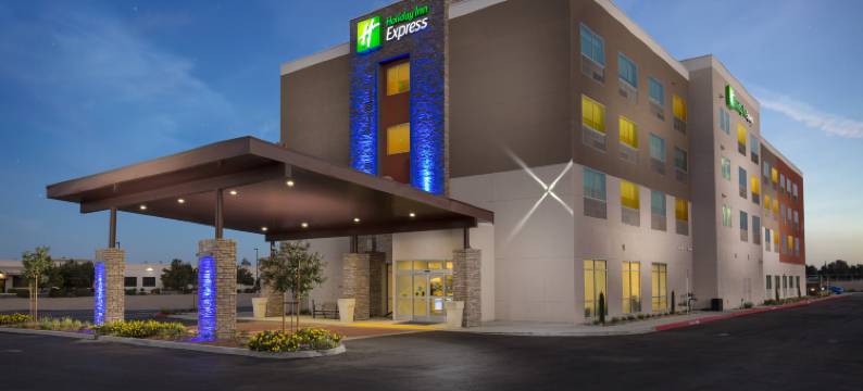 维塞利亚红杉门户智选假日酒店(Holiday Inn Express VISALIA - SEQUOIA GATEWAY AREA by IHG)图片