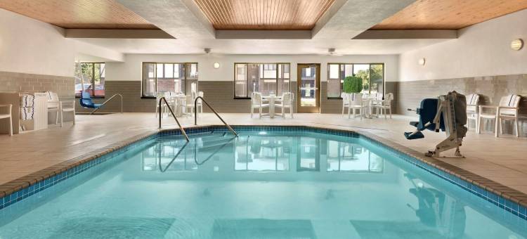 圣克劳德西丽怡酒店(Country Inn & Suites by Radisson, St. Cloud West, MN)图片