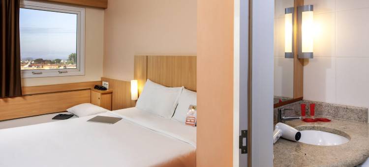 宜必思欧里纽斯酒店(ibis Ourinhos)图片