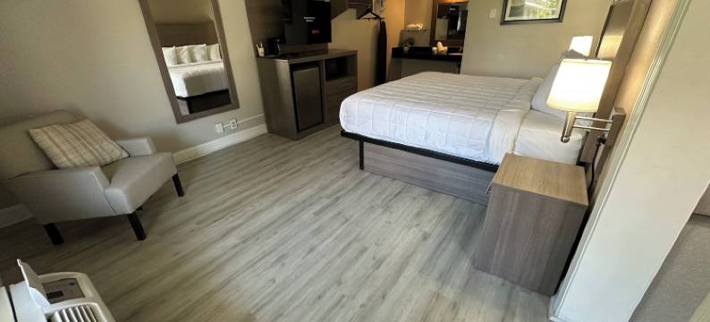 怀勒尔套房旅馆(Whalers Inn and Suites)图片