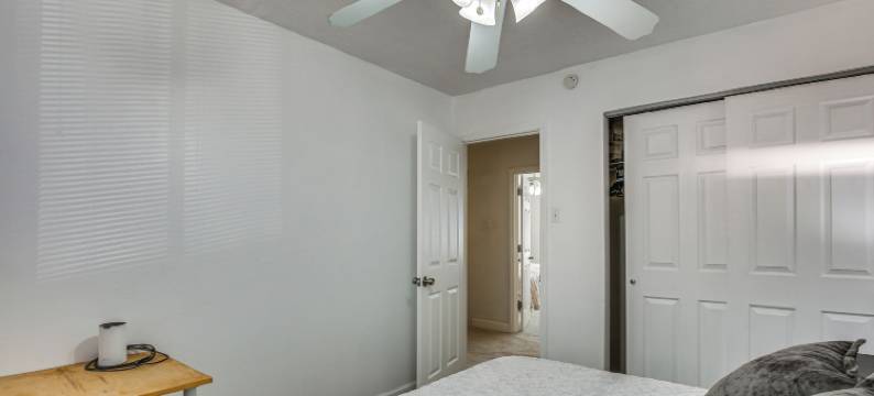 圣安镇家庭住宿，距离国际机场< 1英里！(St Ann Townhome < 1 Mi to International Airport!)图片