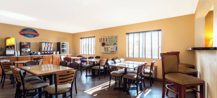 路易斯维尔南I 65美吟酒店(Baymont by Wyndham Louisville South I 65)图片