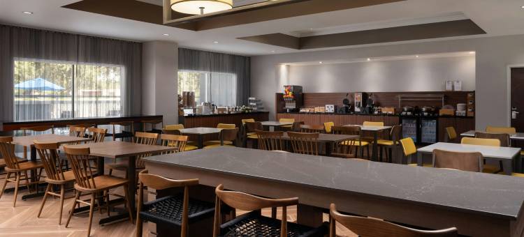 奥兰多机场万枫旅馆(Fairfield Inn Orlando Airport)图片
