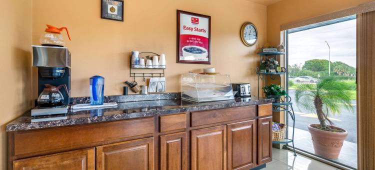 科图拉门斯特套房酒店(Econo Lodge North)图片