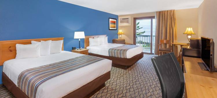 圣伊格纳斯湖畔温德姆呗盟酒店(Baymont by Wyndham St. Ignace Lakefront)图片