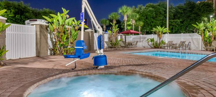 近奥兰多环球影城舒适套房酒店(Comfort Suites Near Universal Orlando Resort)图片