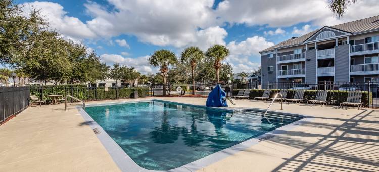 奥兰多南霍姆汤公寓(HomeTowne Studios Orlando South)图片