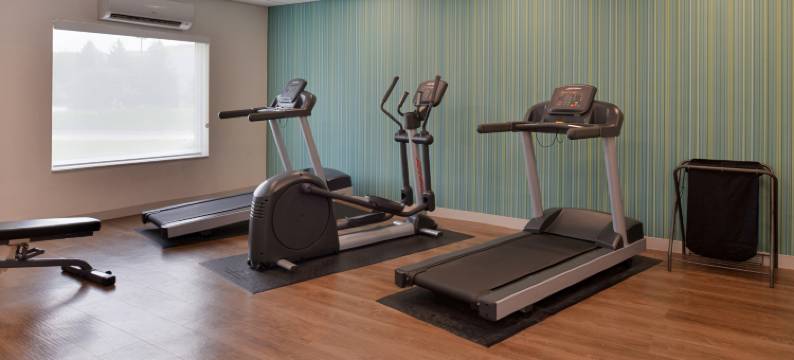 洲际酒店集团智选假日套房酒店奥马哈 - 120街和枫树街(Holiday Inn Express & Suites OMAHA - 120TH AND MAPLE by IHG)图片