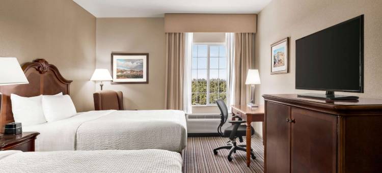 特立尼达拉昆塔温德姆套房酒店(La Quinta Inn & Suites by Wyndham Trinidad)图片