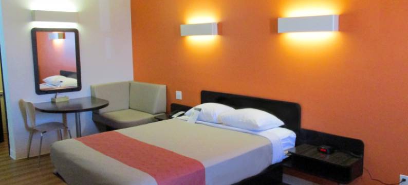 茵斯菲尔6号汽车旅馆(Joys Inn Innisfail, AB)图片