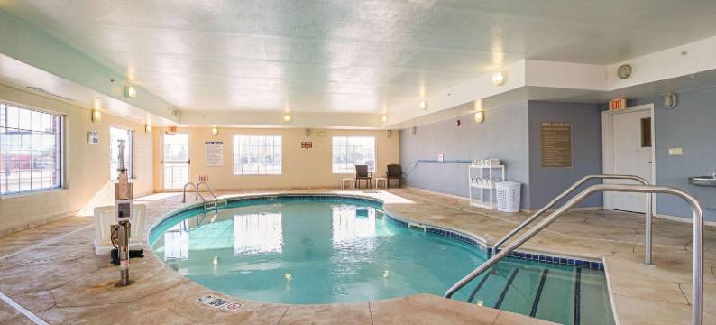 滑铁卢郊区开间公寓(Suburban Studios Waterloo)图片