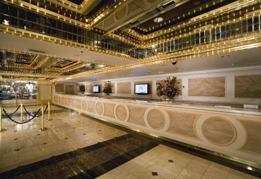 Four Queens Hotel and Casino Hotel Overview