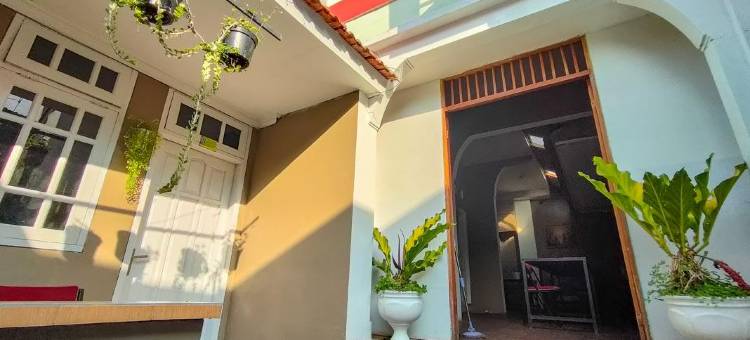 红多兹酒店@奥罗奥罗翁博巴图(RedDoorz at Oro Oro Ombo Batu)图片