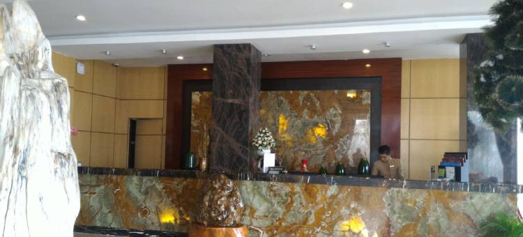 武吉丁宜洛奇大酒店(Grand Rocky Hotel Bukittinggi)图片