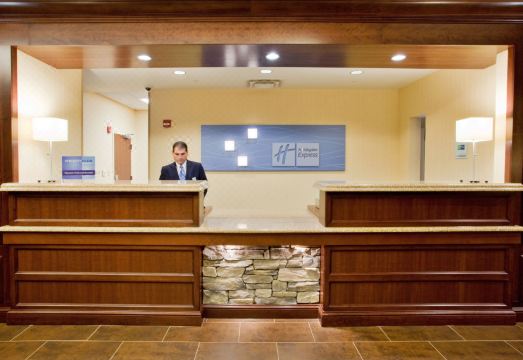 Holiday Inn Express & Suites WILMINGTON-NEWARK by IHGHotel Overview