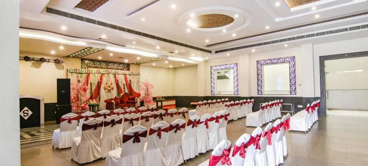 Fabhotel Jalandhar Corporate Suites商务套房酒店(FabHotel Jalandhar Corporate Suites)图片