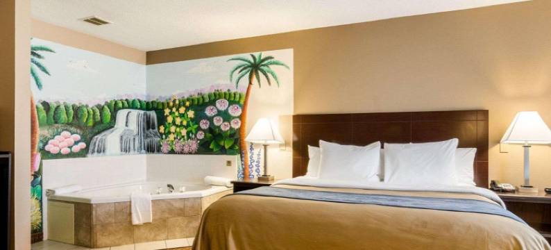 I-70凯艺酒店-近堪萨斯赛道(Quality Inn I-70 Near Kansas Speedway)图片