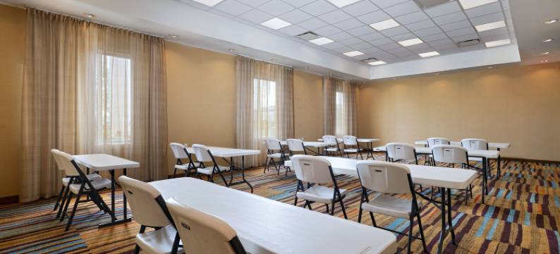 林肯机场万枫酒店及套房(Fairfield Inn & Suites Lincoln Airport)图片