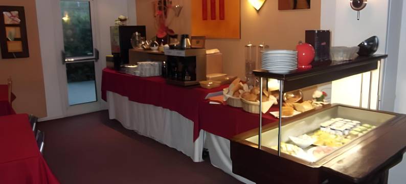 凡尔登尊贵酒店-真实巴拉丁斯(Hôtel Restaurant le Privilège - Authentic by Balladins)图片