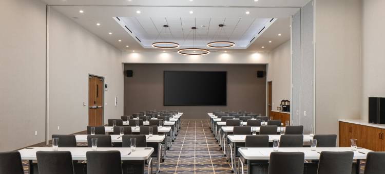 洛杉矶蒙特利公园假日酒店套房(Holiday Inn & Suites Monterey Park - Los Angeles)图片