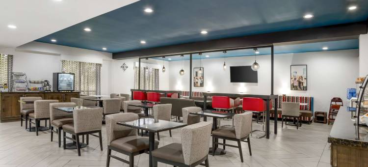 代弗尼贝斯特韦斯特优质套房酒店(Best Western Plus Daphne Inn  Suites)图片