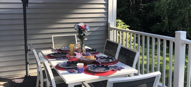 Outdoor family fun on beautiful Messer Pond - 11 miles from Mt Sunapee!图片