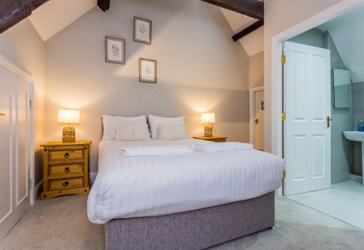 St Andrews Court Hotel Overview