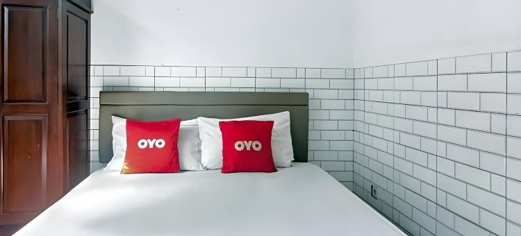 瑞德多兹普拉斯酒店 @ 佩玛纱丽卡拉瓦茨(RedDoorz @ Permata Sari Karawaci)图片