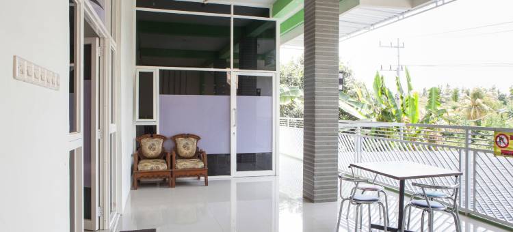 红多兹酒店-近外南梦巴鲁站(RedDoorz Near Banyuwangi Baru Station)图片