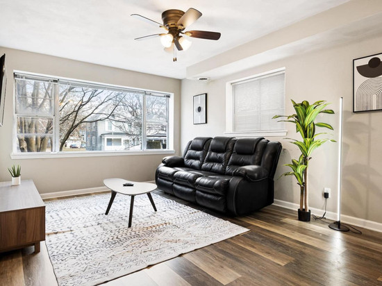 Chic and Comfortable 1BR Apartment near Bradley U