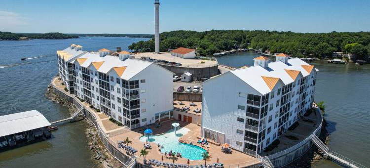 Zero Entry Pool and Elevated Views - Stunning Lakefront Oasis图片