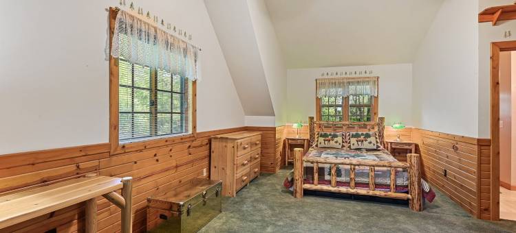 威斯康星拉皮兹瓦泽查旅馆(Wazeecha Lodge in Wisconsin Rapids)图片