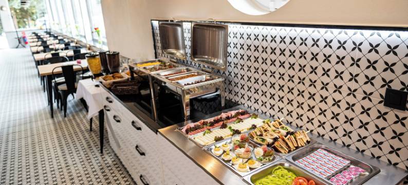 CITY酒店民宿(City Hotel B&B, Reception 24 7, 800m od-from R1, Free Parking)图片