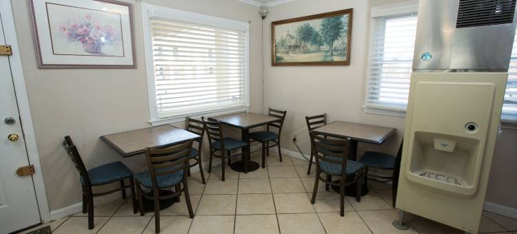 斯特布里奇20号公路伊克诺旅馆(Econo Lodge Sturbridge Route 20)图片