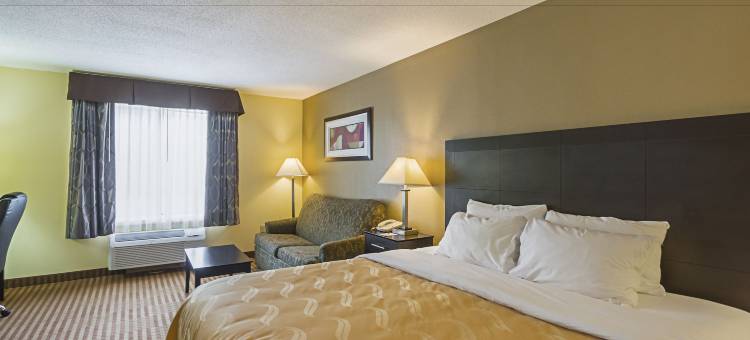 弗罗斯特堡坎伯兰凯艺套房酒店(Quality Inn & Suites Frostburg-Cumberland)图片