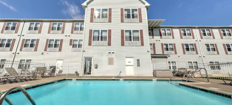 兰开斯特套房酒店(Lancaster Inn & Suites)图片