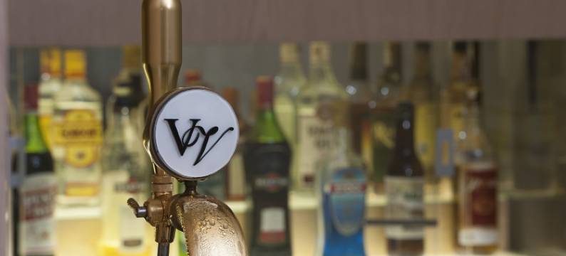 由纳赛母公司经营的维多利亚别墅库里提巴酒店(Hotel Victoria Villa Curitiba by Nacional Inn)图片