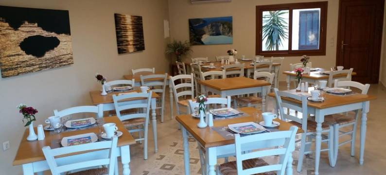 夏日美酒友谊度假村(Summer Nights Bed & Breakfast)图片