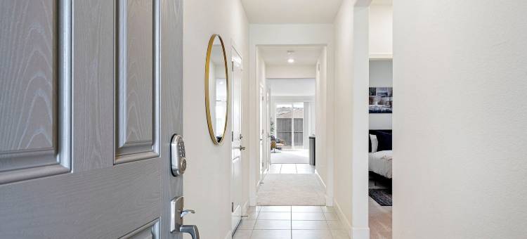 时尚光滑的4卧室内华达州住宅，靠近雷诺市中心(Stylish Sleek 4Br Nevada Home Near Downtown Reno)图片