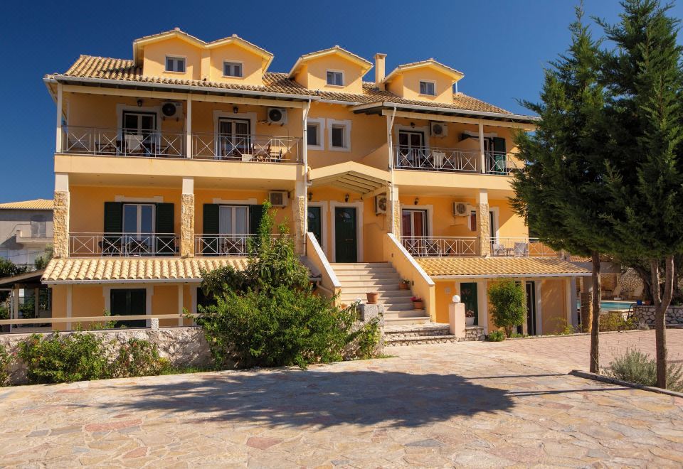 Villa Vita Holidays Hotel Overview