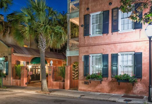 Elliott House Inn Hotel Overview