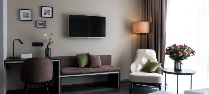 深入寄宿式酒店(In2 the Boardinghouse)图片