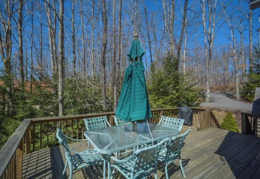 Donnas Choice Hotel Overview